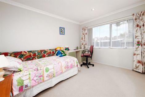 Photo of property in 34 Sapperton Drive, Henderson, Auckland, 0612