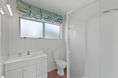 Photo of property in 2/17 Bevyn Street, Castor Bay, Auckland, 0620