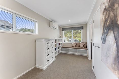 Photo of property in 37 Somerby Mews, Silverstream, Upper Hutt, 5019