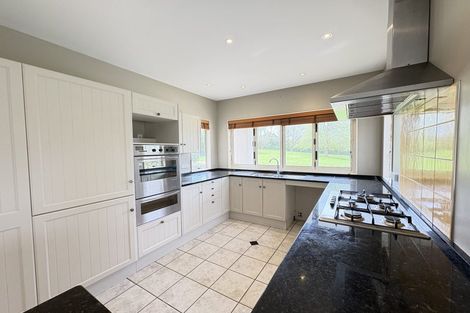 Photo of property in 246 State Highway 16, Kumeu, 0892