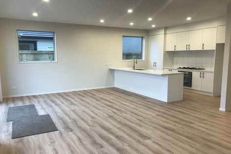 Photo of property in 23 Karokaro Road, Takanini, 2112