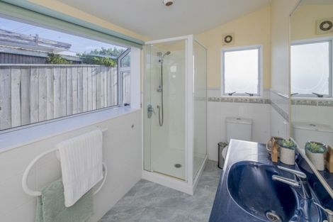 Photo of property in 68 Marine Parade, Otaki Beach, Otaki, 5512