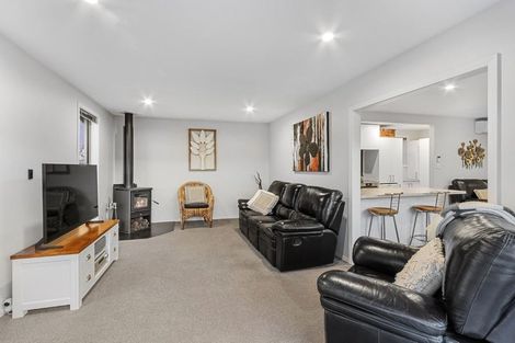 Photo of property in 143 Queenspark Drive, Parklands, Christchurch, 8083