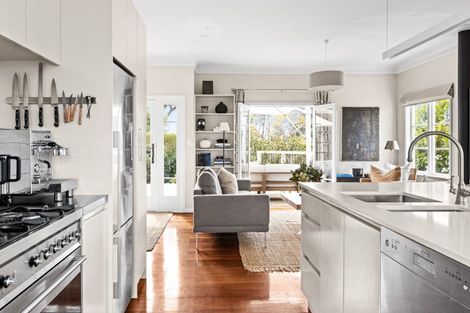 Photo of property in 113a Chaucer Road, Hospital Hill, Napier, 4110