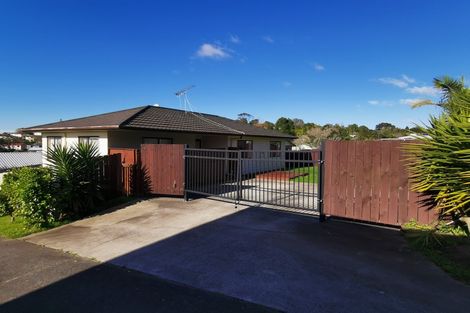 Photo of property in 2/215 Glengarry Road, Glen Eden, Auckland, 0602