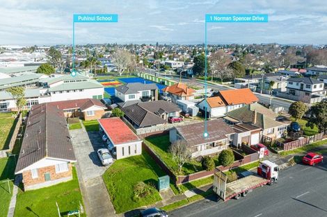 Photo of property in 1 Norman Spencer Drive, Papatoetoe, Auckland, 2104