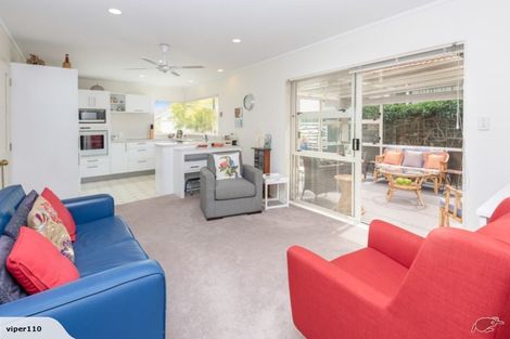 Photo of property in 2/2 Embleton Close, Northpark, Auckland, 2013