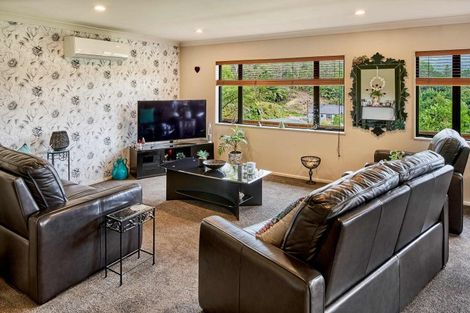 Photo of property in 38 Speldhurst Grove, Stokes Valley, Lower Hutt, 5019