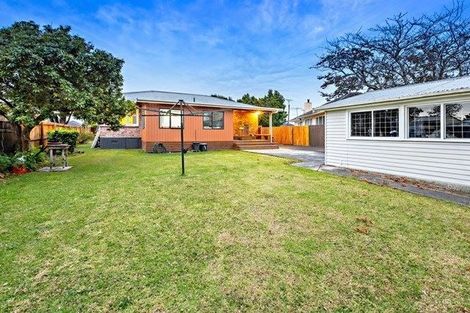 Photo of property in 142 Russell Road, Manurewa, Auckland, 2102
