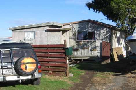 Photo of property in 75 Tane Road, Laingholm, Auckland, 0604