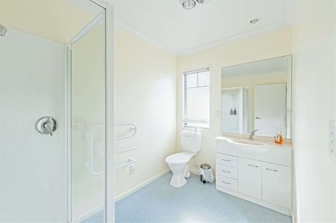 Photo of property in 44 Chateau Drive, Burnside, Christchurch, 8053