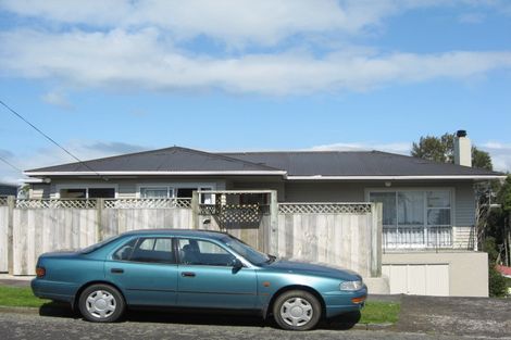 Photo of property in 11 York Crescent, Westown, New Plymouth, 4310
