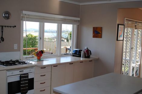 Photo of property in 70 Mclarin Road, Glenbrook, Waiuku, 2681