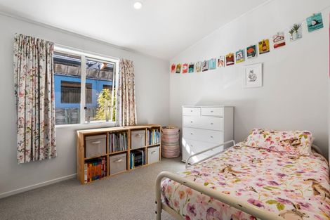 Photo of property in 4g/20 Ian Marwick Place, Birkenhead, Auckland, 0626