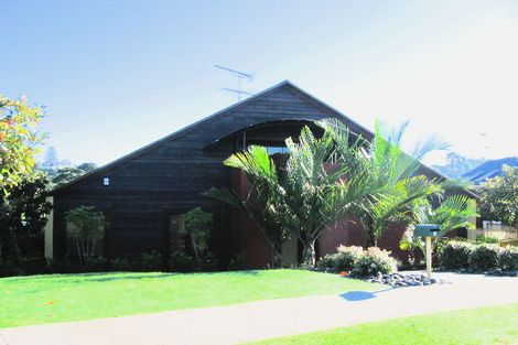 Photo of property in 4 Wharepapa Place, Albany, Auckland, 0632