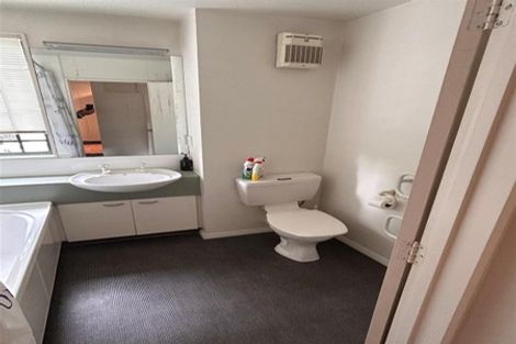 Photo of property in Regent Courts, 2/75 Gloucester Street, Christchurch Central, Christchurch, 8013