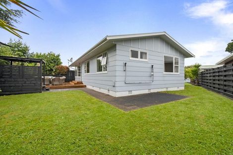 Photo of property in 6 Kimberley Grove, Westbrook, Palmerston North, 4412