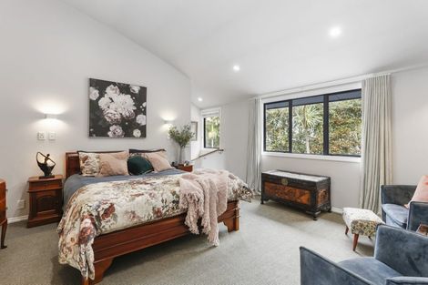 Photo of property in 61 Newhaven Terrace, Mairangi Bay, Auckland, 0630