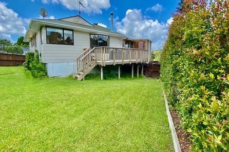 Photo of property in 8 West Harbour Drive, West Harbour, Auckland, 0618