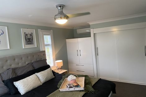 Photo of property in 1/27 Onewa Road, Northcote, Auckland, 0627