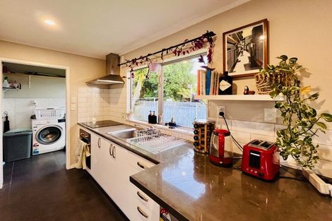 Photo of property in 2/60 Taikata Road, Te Atatu Peninsula, Auckland, 0610