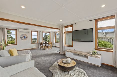 Photo of property in 106b Seaview Road, Westown, New Plymouth, 4310