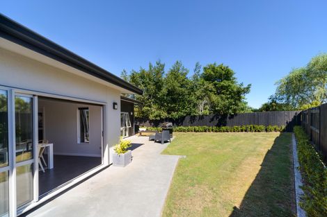 Photo of property in 6 D'urville Place, Kelvin Grove, Palmerston North, 4414