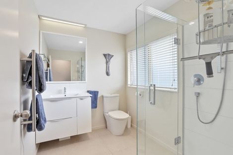 Photo of property in 73 Te Wharau Drive, Greenhithe, Auckland, 0632