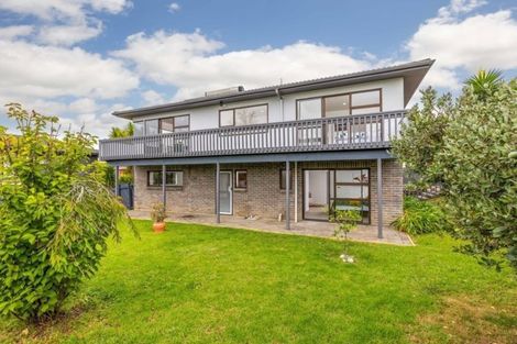 Photo of property in 2/283 Glenfield Road, Glenfield, Auckland, 0629