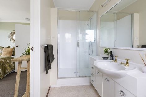 Photo of property in 17 Madison Place, Miramar, Wellington, 6022