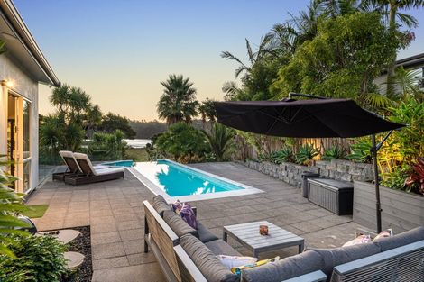 Photo of property in 29 Schopolo Place, Schnapper Rock, Auckland, 0632