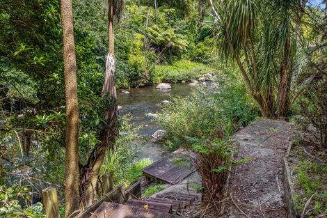 Photo of property in 520 Manutahi Road, Lepperton, New Plymouth, 4373