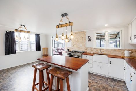 Photo of property in 27 Punga Street, Tangimoana, 4822