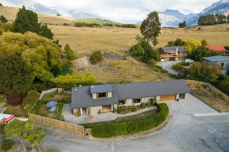 Photo of property in 77 Oregon Drive, Kelvin Heights, Queenstown, 9300
