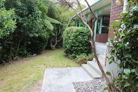 Photo of property in 5 Thatcher Crescent, Crofton Downs, Wellington, 6035