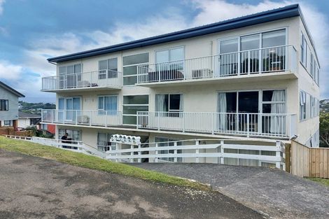 Photo of property in 8/32 Akaroa Drive, Maupuia, Wellington, 6022