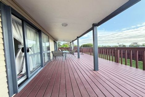 Photo of property in 14 Peachgrove Road, Te Atatu Peninsula, Auckland, 0610