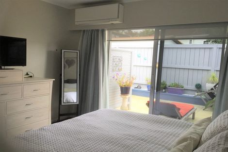 Photo of property in 1/104 East Coast Road, Forrest Hill, Auckland, 0620