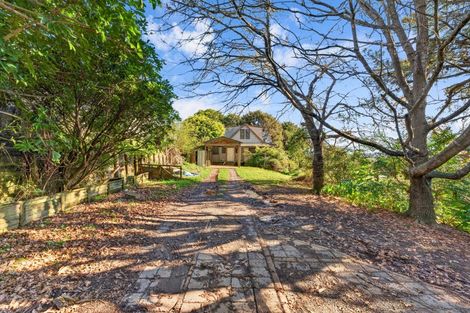Photo of property in 5 Rangeview Road, Sunnyvale, Auckland, 0612