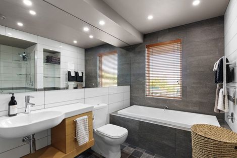 Photo of property in 36 Saint Andrews Hill Road, Mount Pleasant, Christchurch, 8081