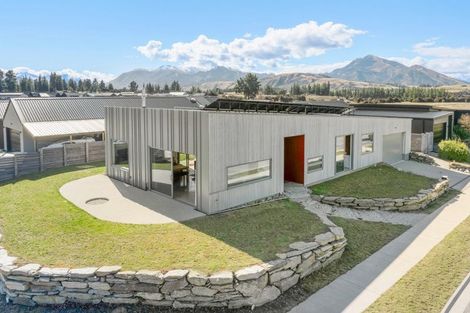 Photo of property in 6 Pounamu Avenue, Albert Town, Wanaka, 9305