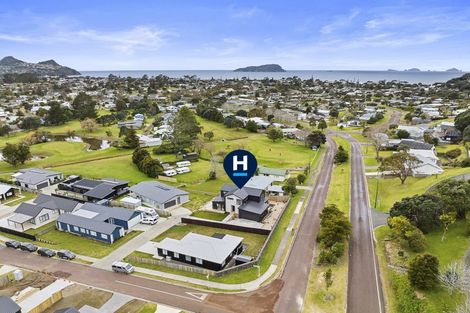 Photo of property in 4 Lynette Place, Pauanui, 3579