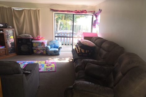 Photo of property in 2/12 Pawa Place, Manurewa, Auckland, 2102