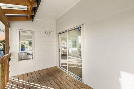 Photo of property in 26 Hinerau Street, Henderson, Auckland, 0612