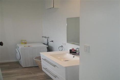 Photo of property in 1112 Caroline Road, Mayfair, Hastings, 4122