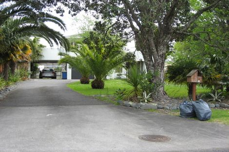 Photo of property in 13 Holgate Avenue, Herald Island, Auckland, 0618