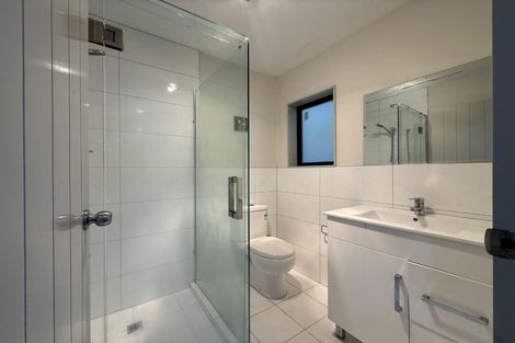 Photo of property in 21 Bangla Place, Massey, Auckland, 0614