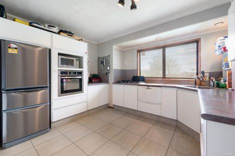 Photo of property in 15 Banksia Place, Goodwood Heights, Auckland, 2105