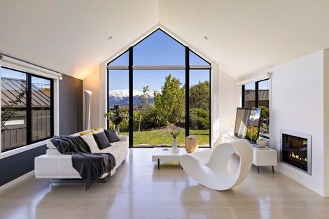 Photo of property in 37 Hackett Road, Jacks Point, Queenstown, 9371