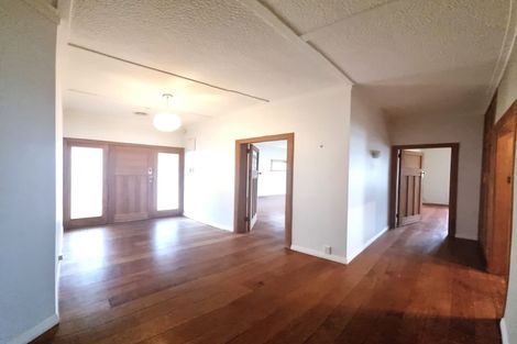 Photo of property in 122a Apu Crescent, Lyall Bay, Wellington, 6022